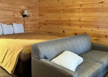 The Beach House hotel thumbnail 3