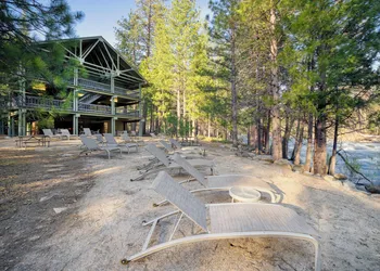Cedar Grove Lodge hotel thumbnail 5