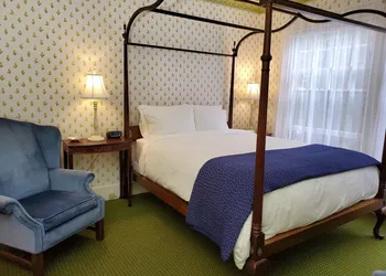 Harbourside Inn hotel thumbnail 3