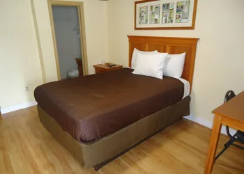 Budget Inn hotel thumbnail 4