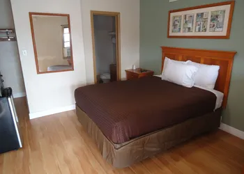 Budget Inn hotel thumbnail 5