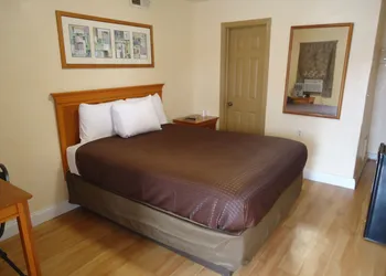Budget Inn hotel thumbnail 7
