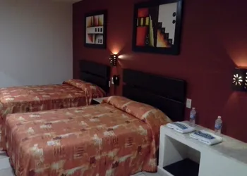 La Quinta Puebla hotel thumbnail 2