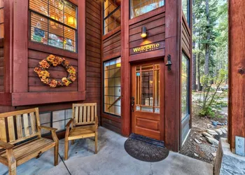 Donner Lake Inn hotel thumbnail 2