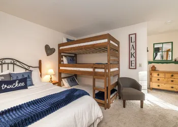 Donner Lake Inn hotel thumbnail 6