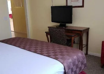 Europa Inn & Suites hotel thumbnail 3