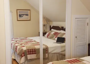 1860 House Inn and Vacation Rental Home hotel thumbnail 5