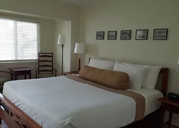 Le Cabanon Motel hotel thumbnail 3