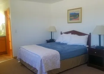 Howard's Motel hotel thumbnail 2