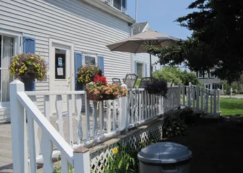Isleview Motel and Cottages hotel thumbnail 2