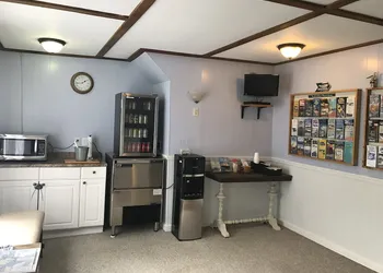 Isleview Motel and Cottages hotel thumbnail 4