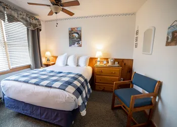 Isleview Motel and Cottages hotel thumbnail 8