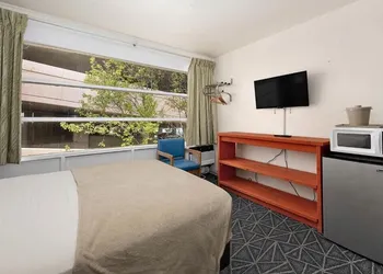 Eden Roc Motel hotel thumbnail 7
