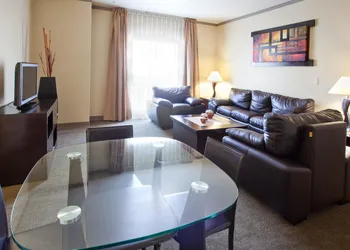 Holiday Inn Leon by IHG hotel thumbnail 2