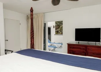 Palms Resort and Beach hotel thumbnail 4