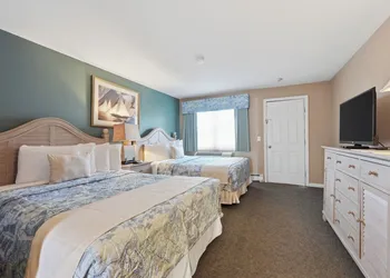 Pier 7 Condominiums hotel thumbnail 4