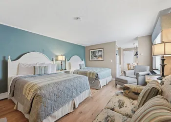 Pier 7 Condominiums hotel thumbnail 7