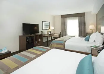 Wingate By Wyndham Calgary Airport hotel thumbnail 5
