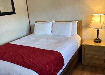 Motel 6 Lake George, NY – Adirondacks hotel thumbnail 4