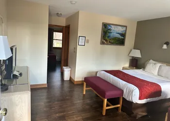 Motel 6 Lake George, NY – Adirondacks hotel thumbnail 8