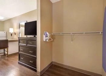 Extended Stay America Suites Seattle Bellevue Factoria hotel thumbnail 5
