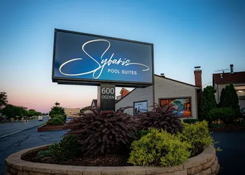 Sybaris Pool Suites hotel thumbnail 6