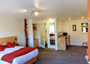 Heliotrope Hotel hotel thumbnail 4