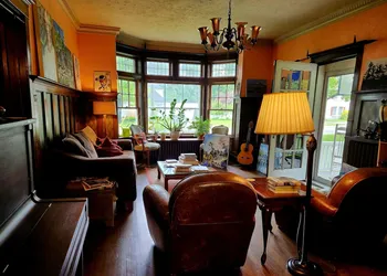 The Captain's House B&B hotel thumbnail 2