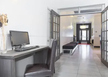 Unilofts Grande-Allée hotel thumbnail 3