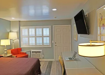 Del Mar Motel hotel thumbnail 8