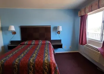Baycities Motel hotel thumbnail 2