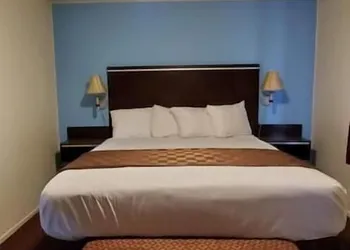 Baycities Motel hotel thumbnail 7