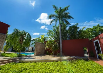 Hotel Embajadores hotel thumbnail 2