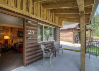 Powder House Lodge hotel thumbnail 5