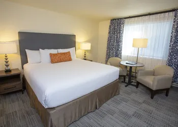 Lakeshore Inn hotel thumbnail 6