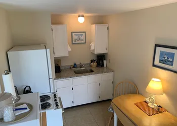 Sesuit Harbor House hotel thumbnail 3