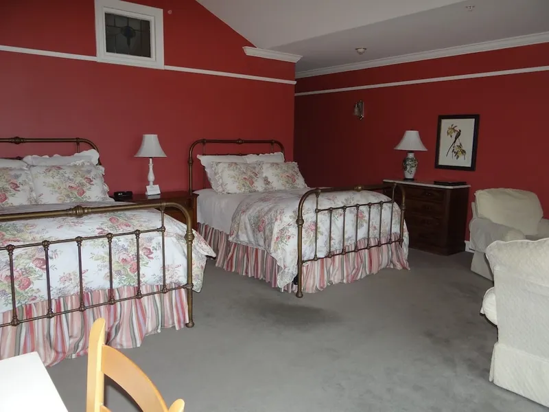 Lake Opechee Inn and Spa hotel detail image 6