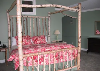 Lake Opechee Inn and Spa hotel thumbnail 7
