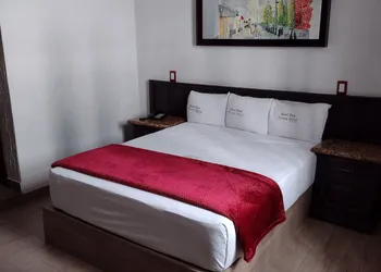 Hotel Don Quijote Plaza hotel thumbnail 5