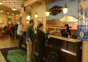 Denali Park Village hotel thumbnail 3