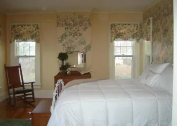 Vintage Gardens Bed & Breakfast hotel thumbnail 8