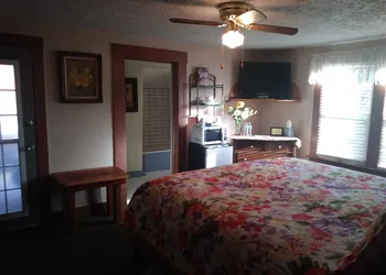 Historic Smith Hotel B&B hotel thumbnail 7