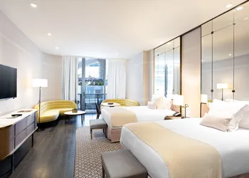 SLS LUX Brickell hotel thumbnail 6
