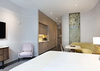 SLS LUX Brickell hotel thumbnail 7