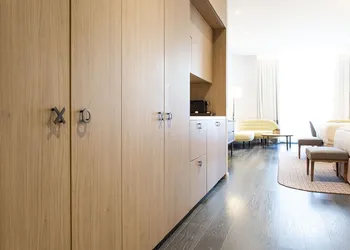 SLS LUX Brickell hotel thumbnail 8