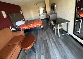 CourtesyStay hotel thumbnail 3