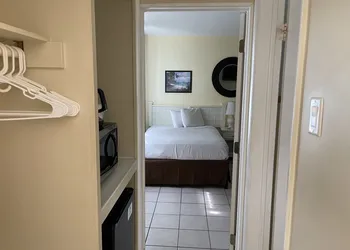 RusMar Motel hotel thumbnail 8