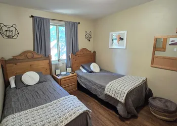 Chateau Rouge Condominiums hotel thumbnail 7