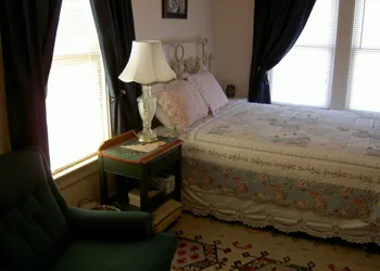 Gallagher's Irish Rose hotel thumbnail 4
