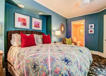 Twin Oaks Inn hotel thumbnail 7